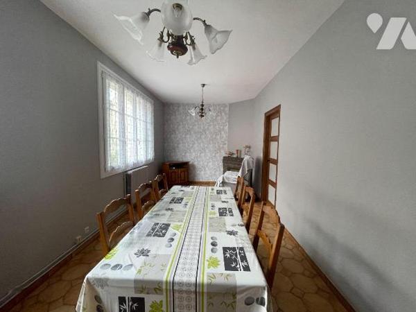 MAISON DE VILLE À VENDRE À NOGENT-LE-ROTROU (28)

Idéalement située à Nogent-le-Rotrou, cette...