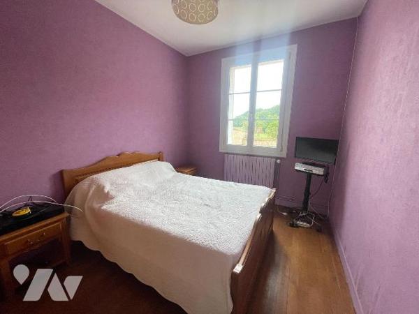 MAISON DE VILLE À VENDRE À NOGENT-LE-ROTROU (28)

Idéalement située à Nogent-le-Rotrou, cette...