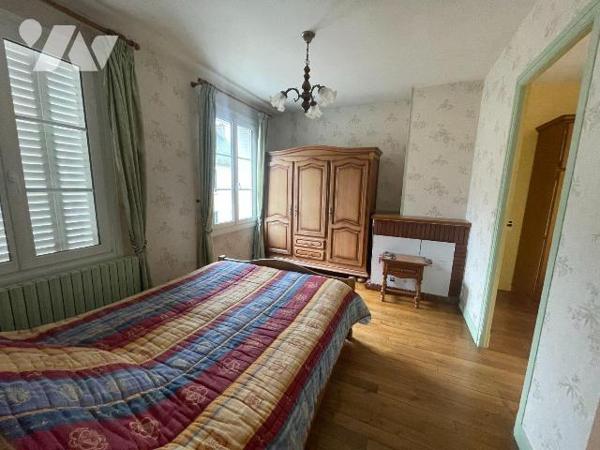 MAISON DE VILLE À VENDRE À NOGENT-LE-ROTROU (28)

Idéalement située à Nogent-le-Rotrou, cette...