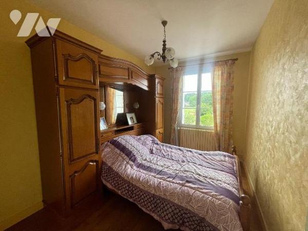 MAISON DE VILLE À VENDRE À NOGENT-LE-ROTROU (28)

Idéalement située à Nogent-le-Rotrou, cette...