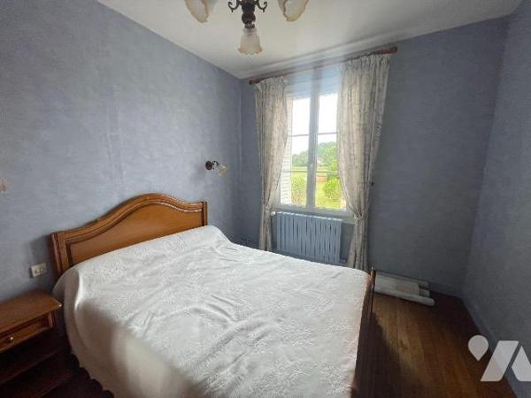 MAISON DE VILLE À VENDRE À NOGENT-LE-ROTROU (28)

Idéalement située à Nogent-le-Rotrou, cette...