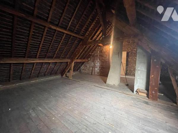 MAISON DE VILLE À VENDRE À NOGENT-LE-ROTROU (28)

Idéalement située à Nogent-le-Rotrou, cette...
