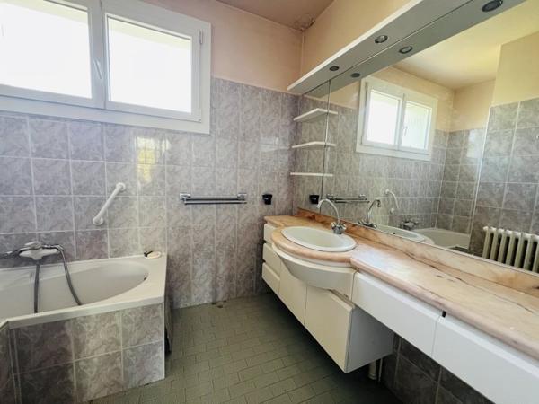 Maison à vendre 176 714 € Trélissac 5 p 112 m² DPE D