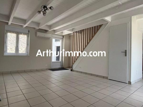 Location                                                      Maison
                        
                     5 pièces                      84 m2                     à Clessé