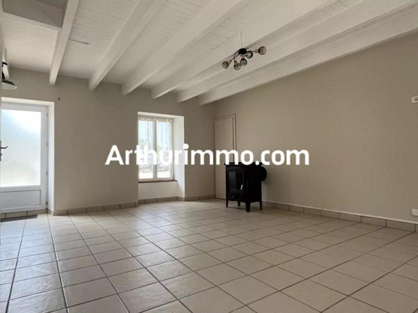 Location                                                      Maison
                        
                     5 pièces                      84 m2                     à Clessé
