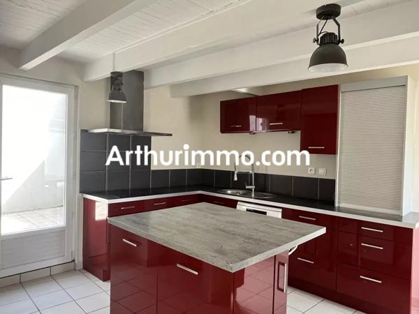 Location                                                      Maison
                        
                     5 pièces                      84 m2                     à Clessé