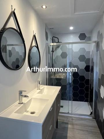 Location                                                      Maison
                        
                     5 pièces                      84 m2                     à Clessé