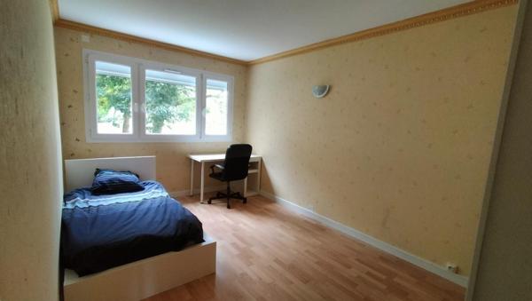 Appartement à louer 5 pièces - 84 m²