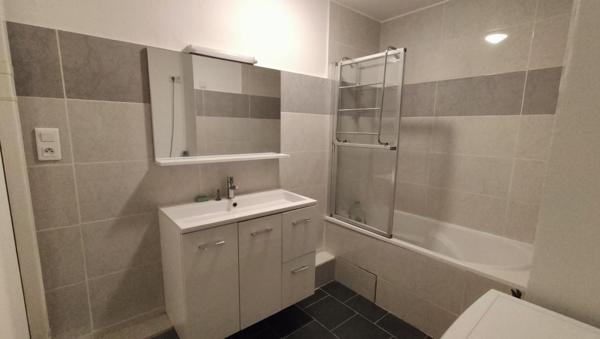 Appartement à louer 5 pièces - 84 m²