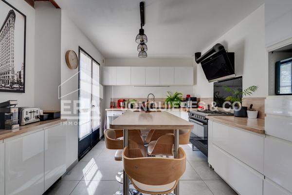 A vendre Castanet Tolosan maison T7 de 154 m2+ T2 indépendant