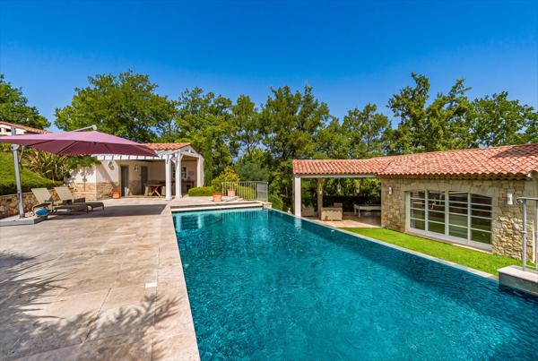 Vente Villa de luxe Tourrettes 4 Pièces 208 m²