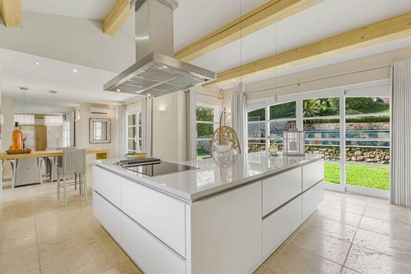 Vente Villa de luxe Tourrettes 4 Pièces 208 m²