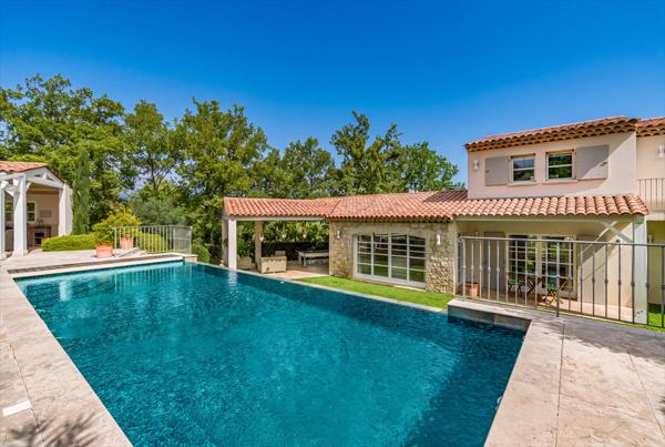Vente Villa de luxe Tourrettes 4 Pièces 208 m²