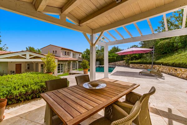 Vente Villa de luxe Tourrettes 4 Pièces 208 m²