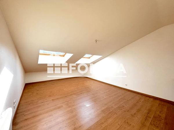 Location Studio 21.96 m² - 31 RUE SAINT ANDRE La Cote St Andre 38260