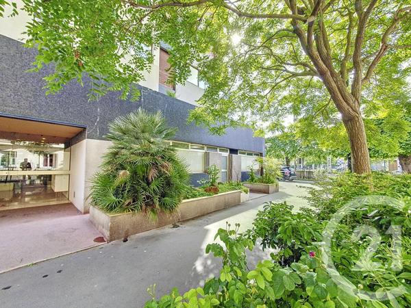 à vendre  196,46 m2 COURBEVOIE - 92