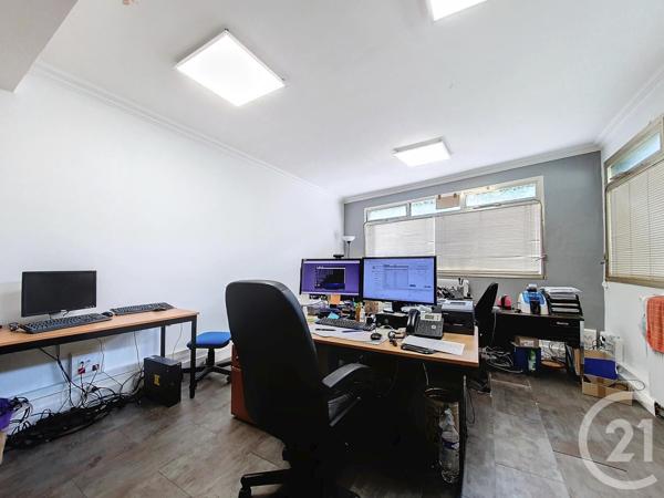 à vendre  196,46 m2 COURBEVOIE - 92