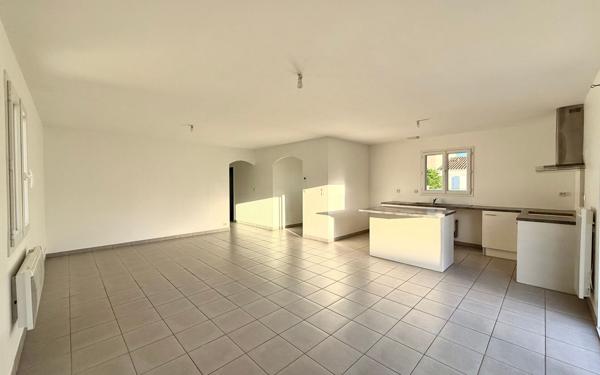 Maison à vendre    4 pièces •  Saint-Augustin