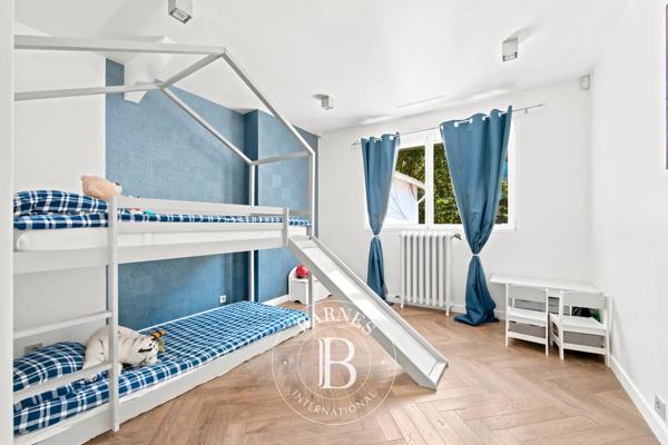 Bry-sur-Marne, Maison 4 Chambres -  235 m² à vendre