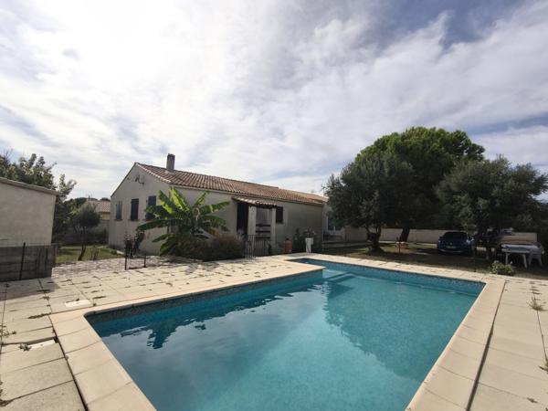 Villeveyrac (34560) Villa T6 de plain pied de 150m2 sur 1100m2 de terrain avec piscine et garage