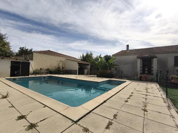 Villeveyrac (34560) Villa T6 de plain pied de 150m2 sur 1100m2 de terrain avec piscine et garage