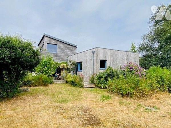 A Vendre à Trébeurden (22560) en Côtes-d'Armor (22), maison en ossature bois de 2005, d'une sur...