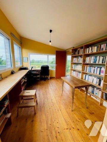 A Vendre à Trébeurden (22560) en Côtes-d'Armor (22), maison en ossature bois de 2005, d'une sur...