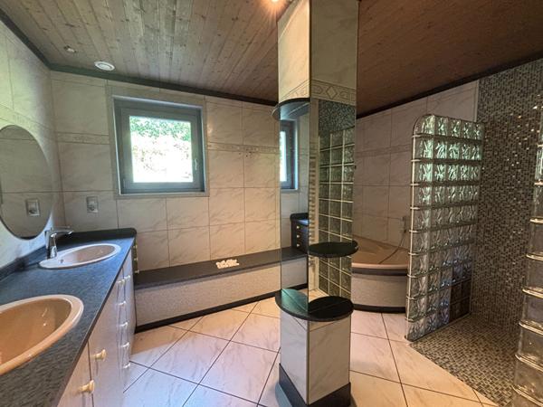 Maison 6 pièces 218 m2