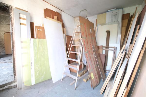 Pierrelaye (95480) A vendre à Pierrelaye corps de ferme avec maison, immeuble, hangar, terrain 478 m2