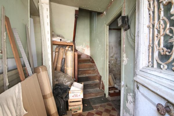 Pierrelaye (95480) A vendre à Pierrelaye corps de ferme avec maison, immeuble, hangar, terrain 478 m2