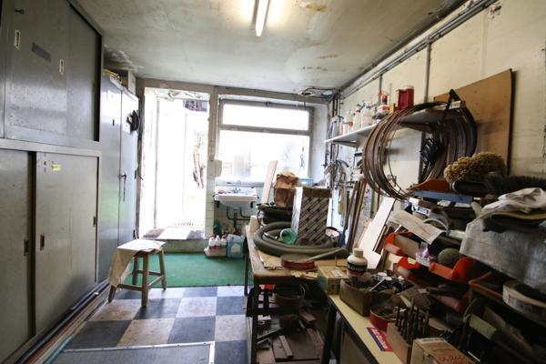 Pierrelaye (95480) A vendre à Pierrelaye corps de ferme avec maison, immeuble, hangar, terrain 478 m2