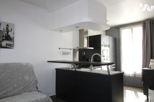 Maison 3 pièces minimum dont 2 chambres, sous-sol, combles et jardin moins de 15 minutes du RER