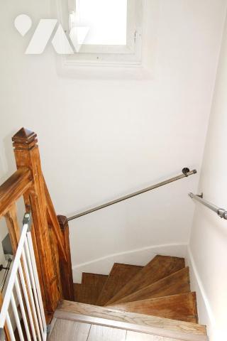 Maison 3 pièces minimum dont 2 chambres, sous-sol, combles et jardin moins de 15 minutes du RER