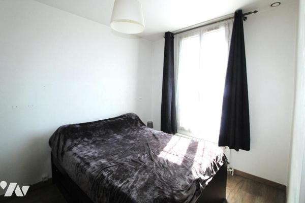 Maison 3 pièces minimum dont 2 chambres, sous-sol, combles et jardin moins de 15 minutes du RER