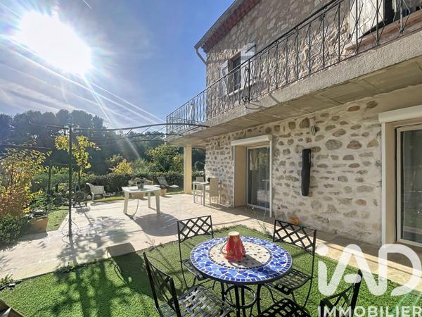 Location maison 3 pièces 79 m² Roquevaire