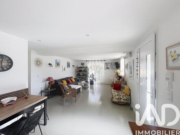 Location maison 3 pièces 79 m² Roquevaire