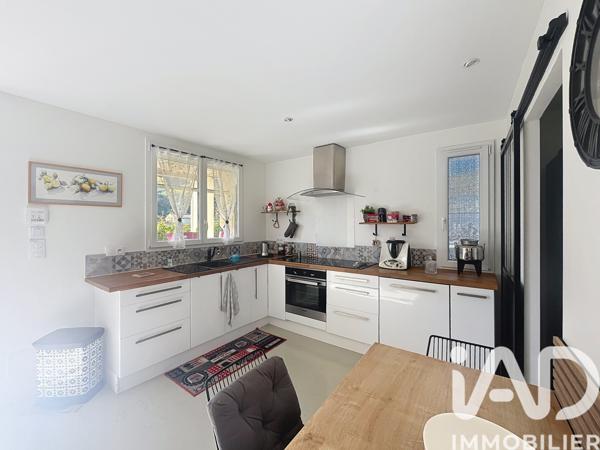 Location maison 3 pièces 79 m² Roquevaire