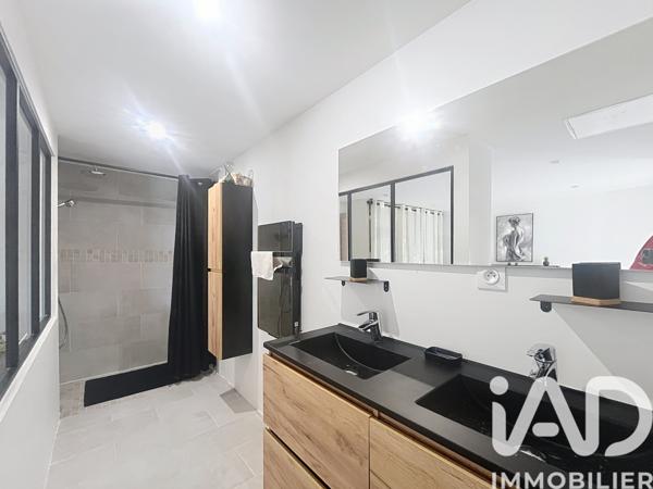 Location maison 3 pièces 79 m² Roquevaire