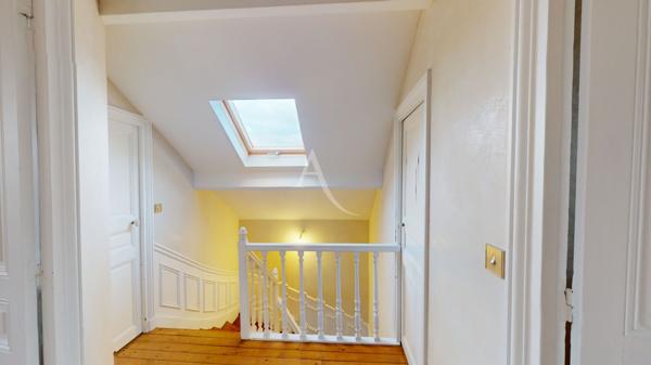 PAVILLONS- SOUS- BOIS, 11 pièces, 225m2