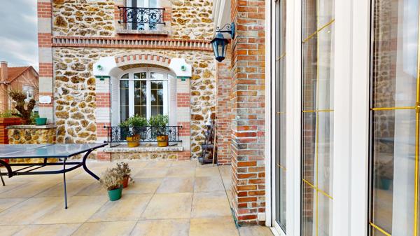 PAVILLONS- SOUS- BOIS, 11 pièces, 225m2