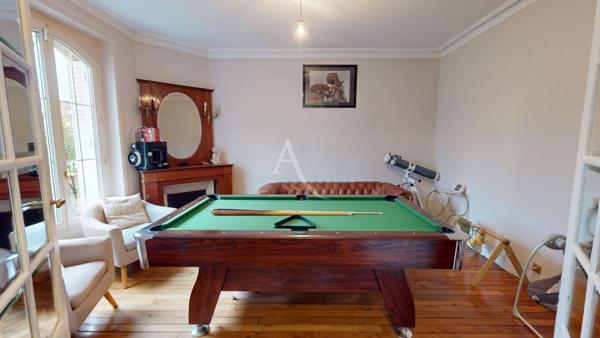 PAVILLONS- SOUS- BOIS, 11 pièces, 225m2