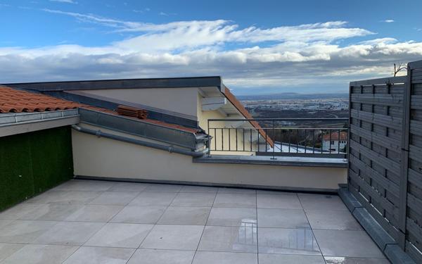 Immeuble à vendre    5 pièces •  Châteaugay