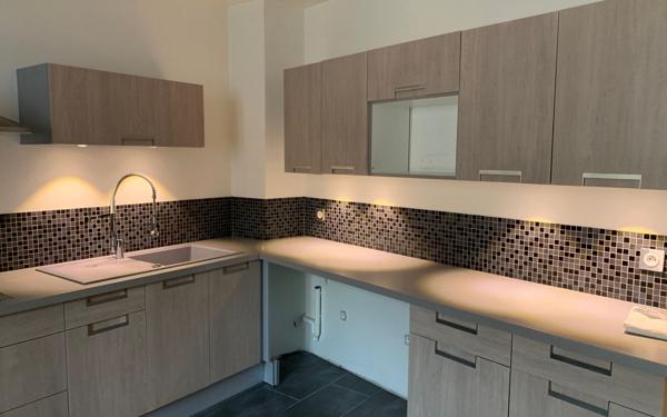 Immeuble à vendre    5 pièces •  Châteaugay