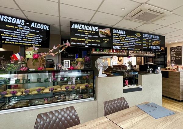 SECTEUR  COMPIEGNE - Bar, Restauration Rapide : EMPLACEMENT N° 1 avec Logement