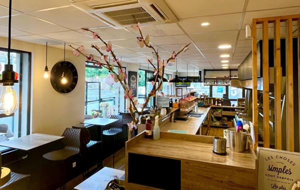 SECTEUR  COMPIEGNE - Bar, Restauration Rapide : EMPLACEMENT N° 1 avec Logement