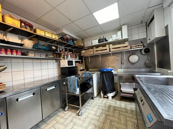 SECTEUR  COMPIEGNE - Bar, Restauration Rapide : EMPLACEMENT N° 1 avec Logement