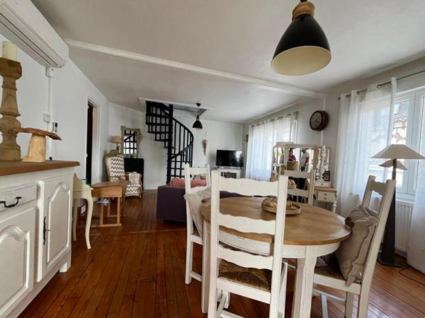 SECTEUR  COMPIEGNE - Bar, Restauration Rapide : EMPLACEMENT N° 1 avec Logement