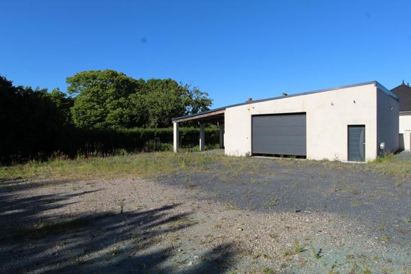 Grand garage 120 m² sur terrain de 1000 m²