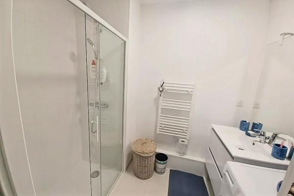 Appartement T3 dans une résidence récente.