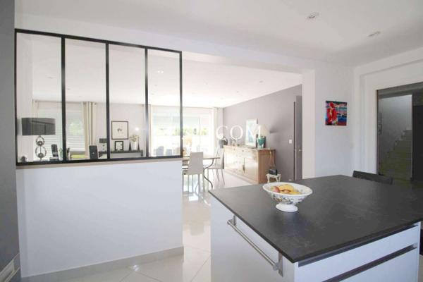 Maison 6 pièce(s) 4 chambre(s) 172 m²